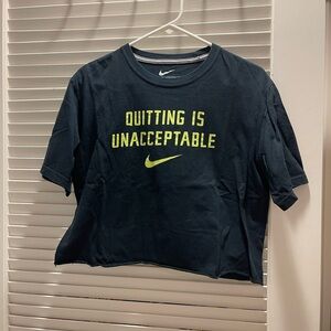 Cropped Nike Tee